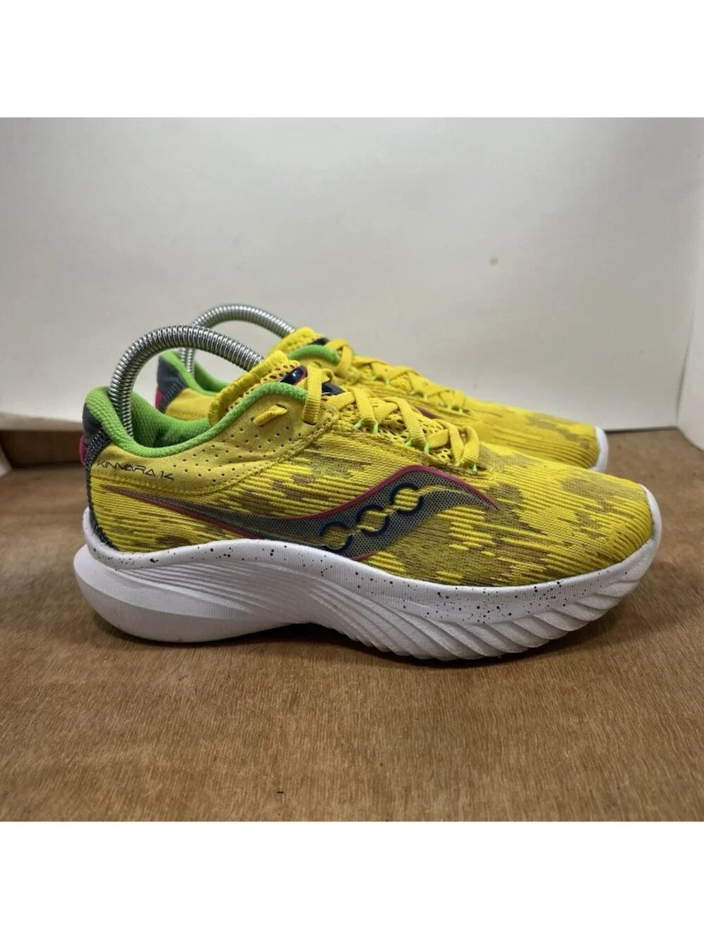 Saucony Kinvara 14 Women Size 7 Yellow S20823-35 Running Shoes Sneakers